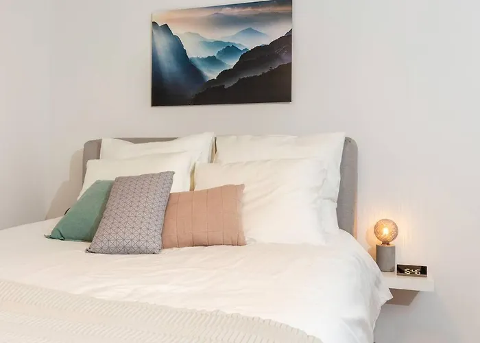 Designer Loft In New 38b *