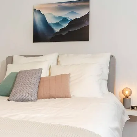 Designer Loft In New 38b *